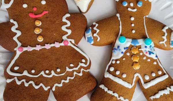 Ozdabianie pierniczków w Sówkach Ozdabianie pierniczków w Sówkach